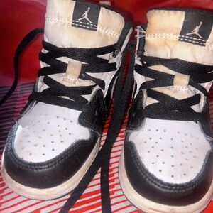 Jordan 1 Mid kids 8c
